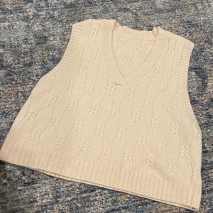 SWEATER VEST - Cream knit-style cropped sweater vest ONE SIZE
